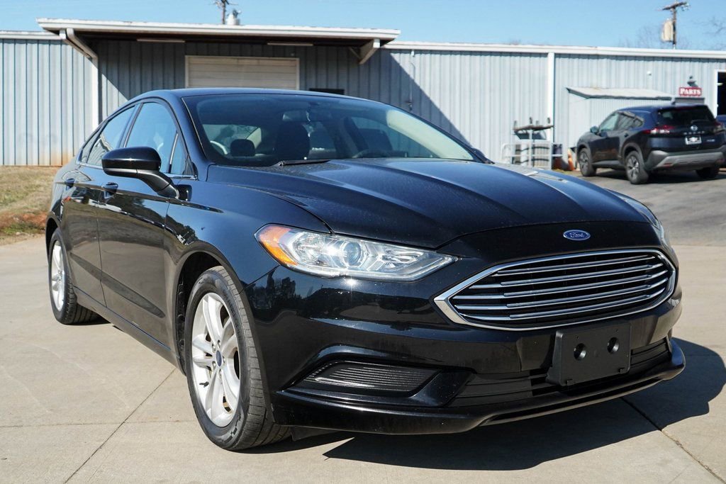 Used 2018 Ford Fusion SE w/ Fusion SE Technology Package image 35
