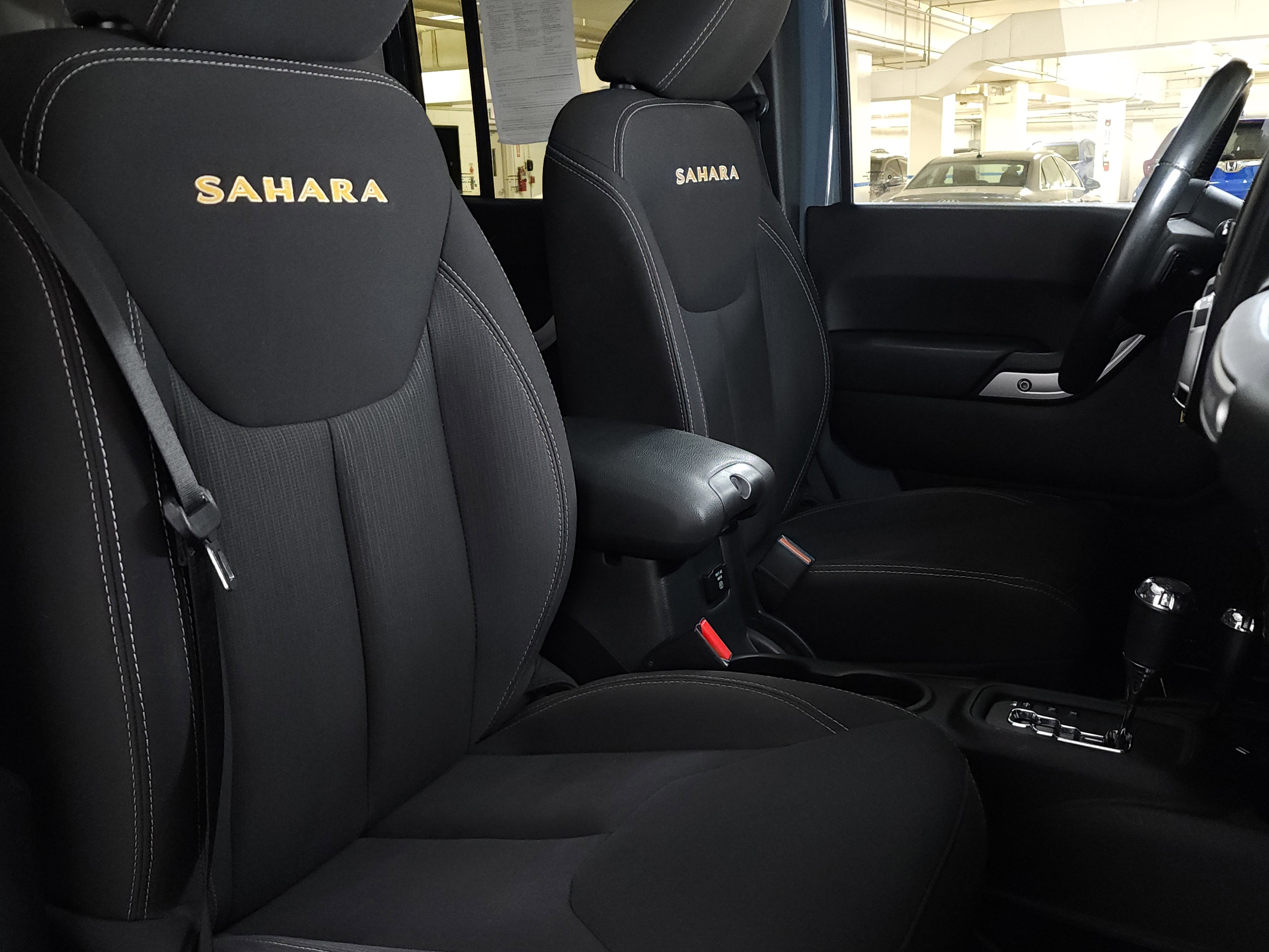 Used 2015 Jeep Wrangler Unlimited Sahara w/ Connectivity Group image 24