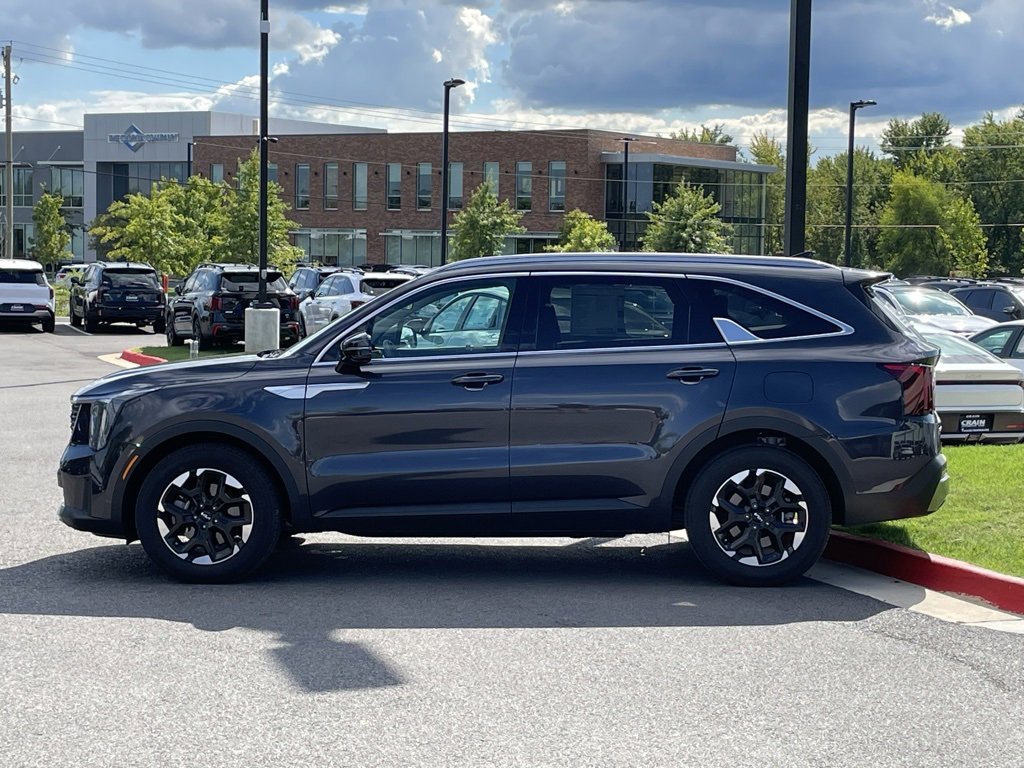 New 2025 Kia Sorento S w/ Panoramic Sunroof Package image 4