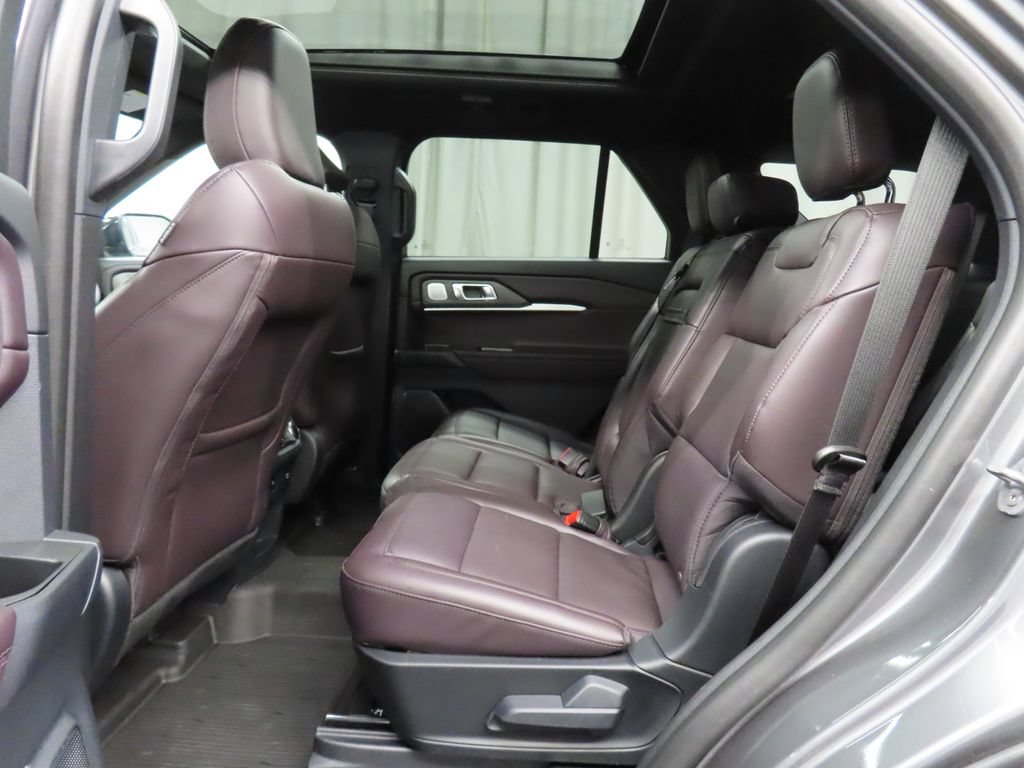 Used 2026 Ford Explorer Platinum AWD/4WD image 13