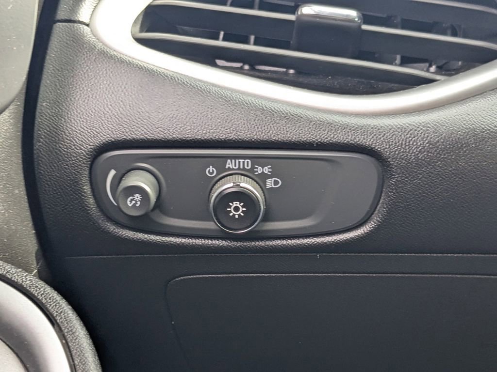 Used 2024 Chevrolet Malibu LT image 22