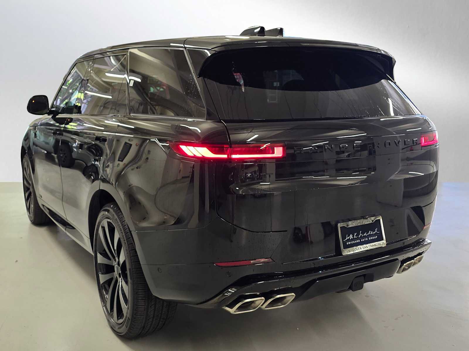 New 2026 Land Rover Range Rover Sport Dynamic SE AWD/4WD image 3