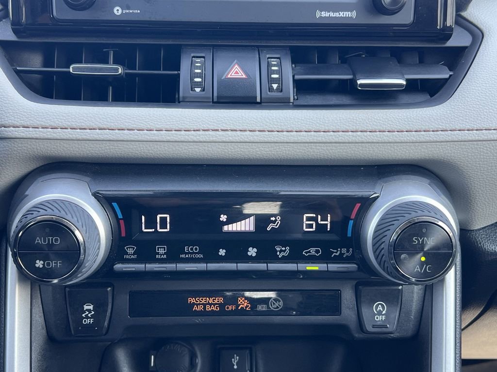 Used 2022 Toyota RAV4 XLE Premium image 18