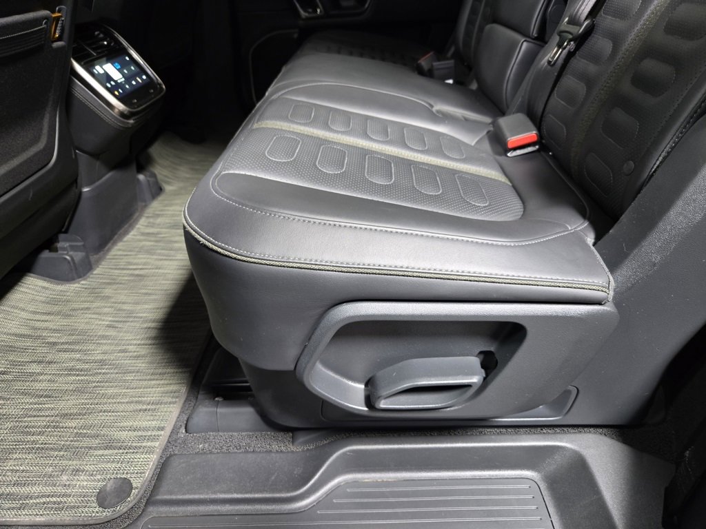 Used 2022 Rivian R1S Launch Edition image 37