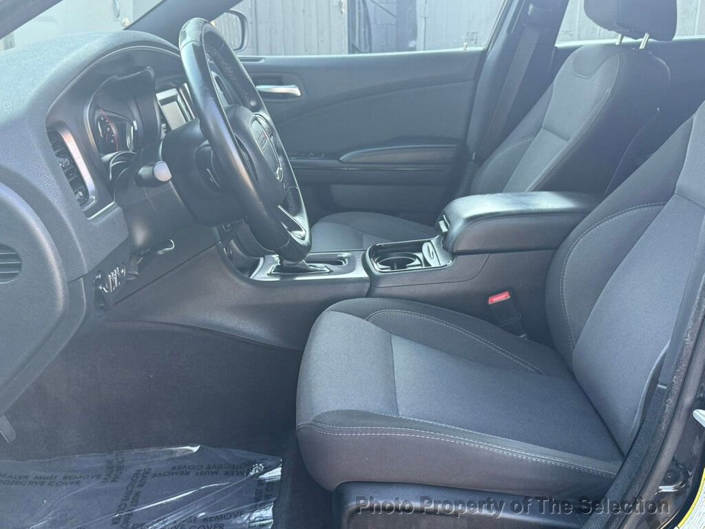 Used 2017 Dodge Charger SE w/ Blacktop Package image 20