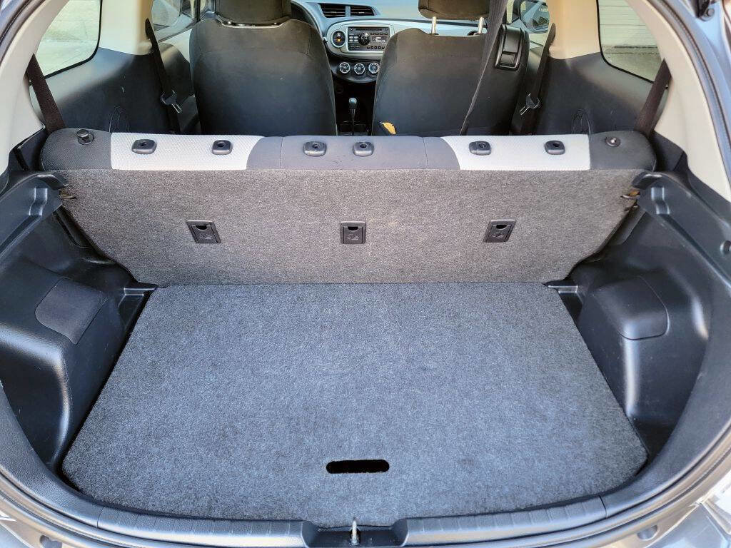 Used 2014 Toyota Yaris L image 14