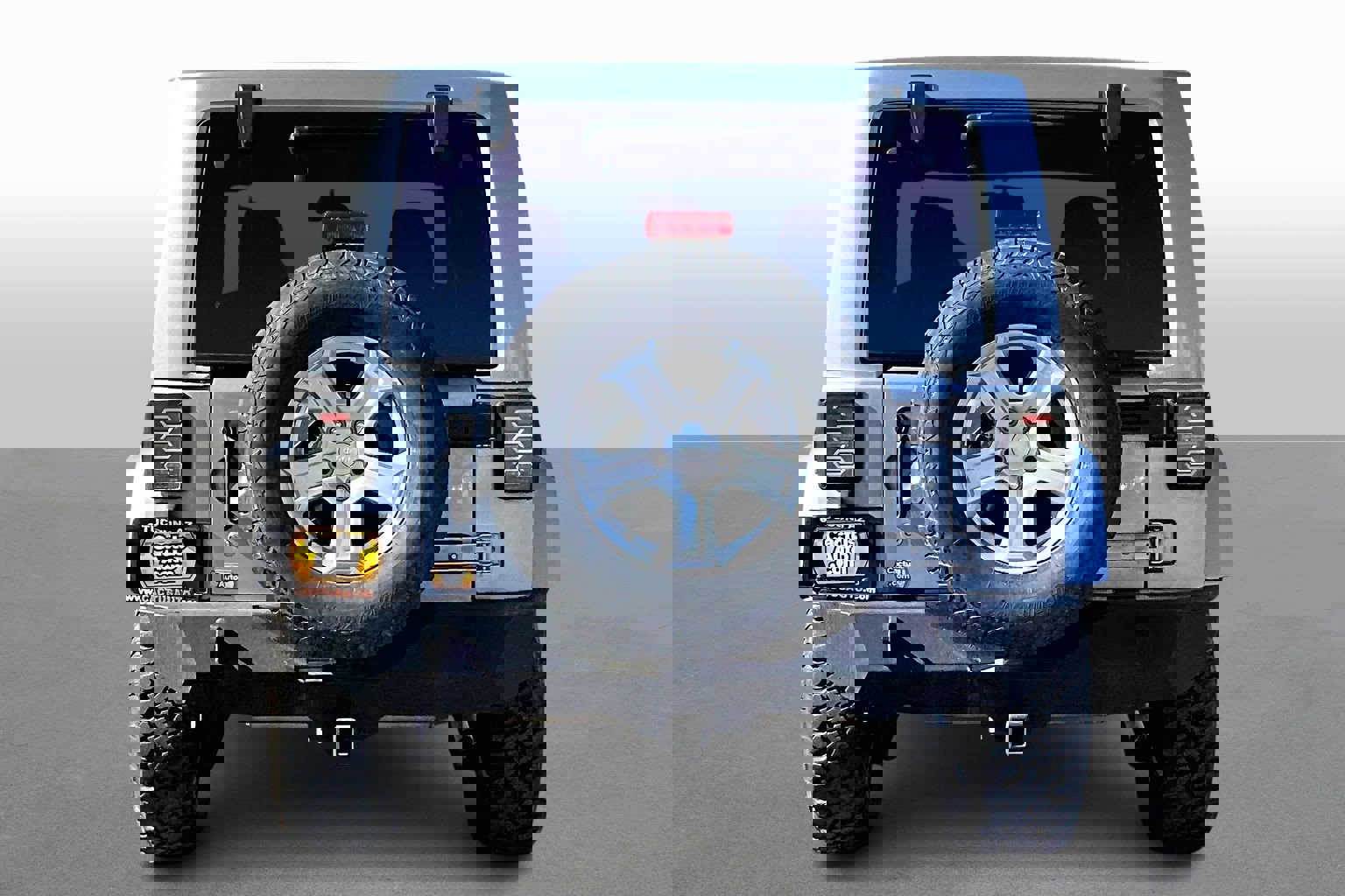 Used 2018 Jeep Wrangler Sahara w/ Connectivity Group image 4