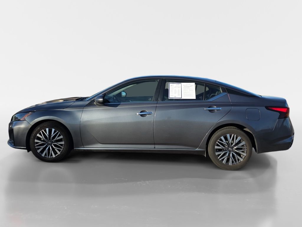 Used 2023 Nissan Altima 2.5 SV image 7