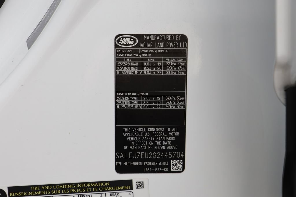 Used 2025 Land Rover Defender 110 S image 24