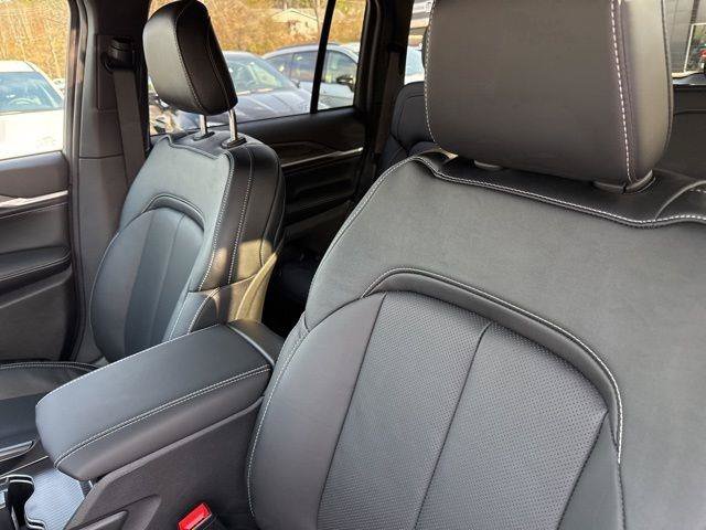 New 2026 Jeep Grand Cherokee Limited AWD/4WD image 15