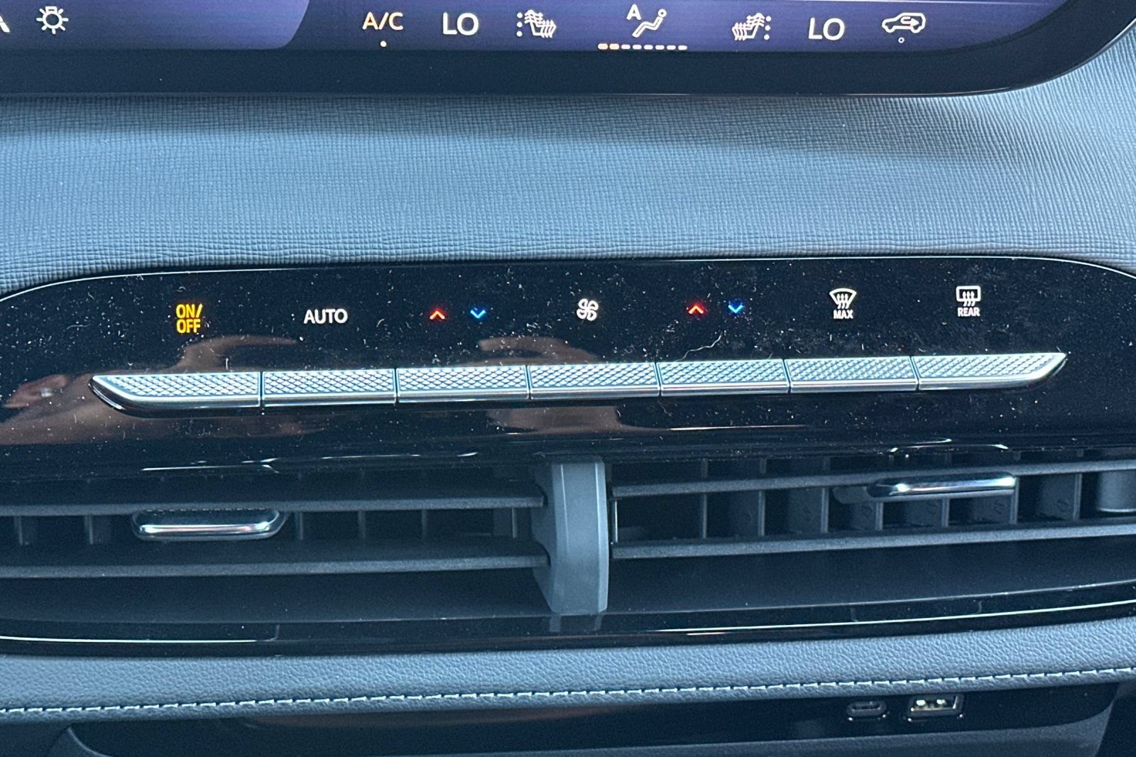 New 2026 Buick Enclave Sport Touring w/ Power Package FWD image 18