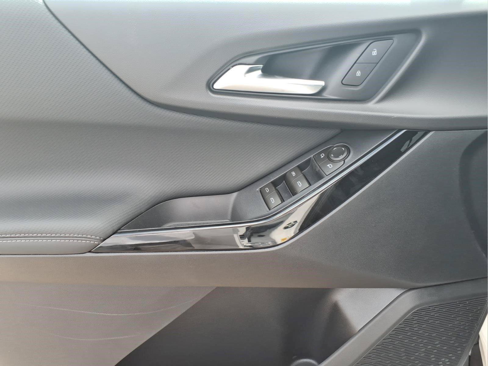 New 2026 Chevrolet Equinox LT w/ LPO, Floor Liner Package FWD image 14