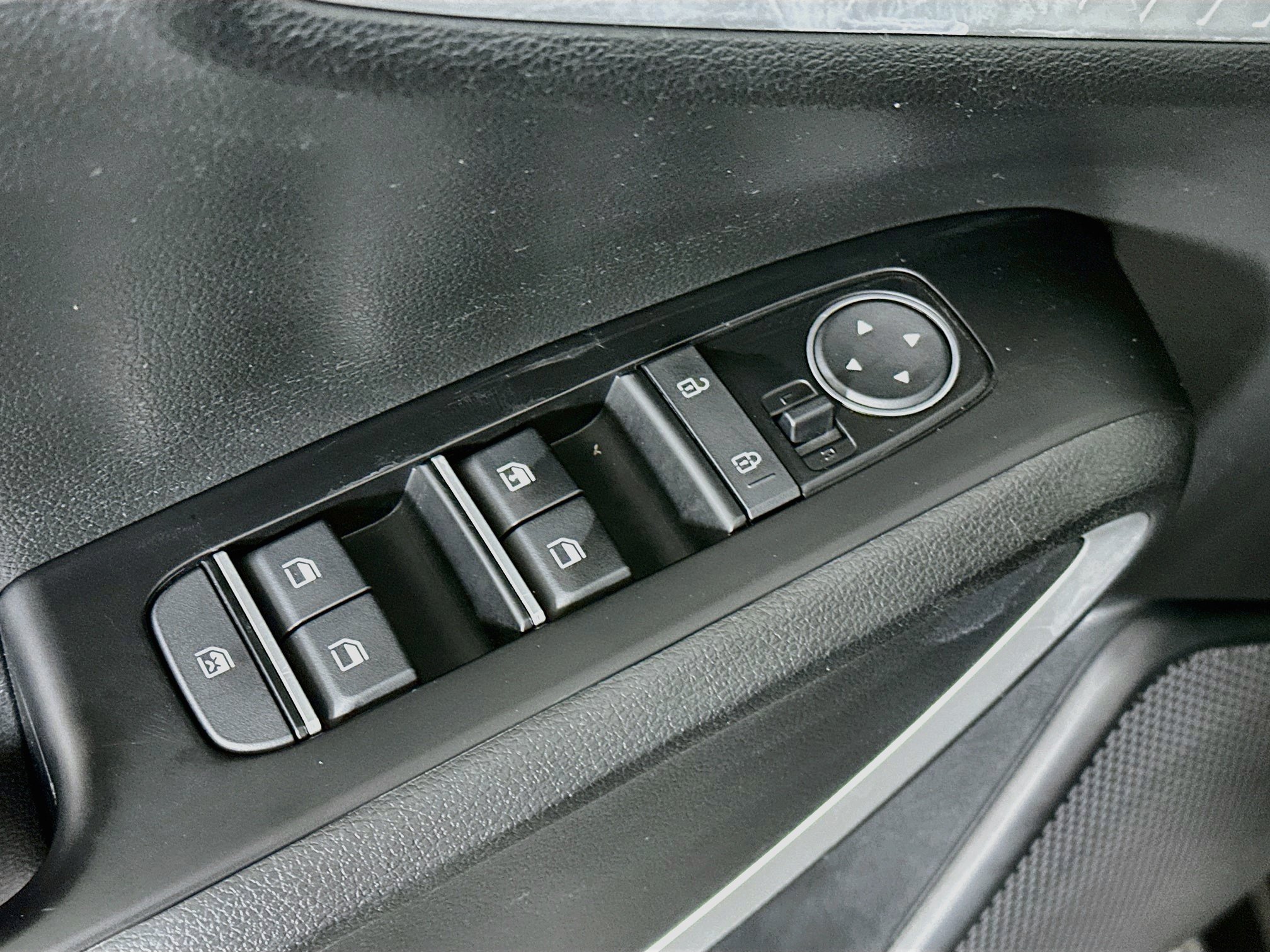 Used 2025 Kia Soul LX w/ LX Technology Package FWD image 15