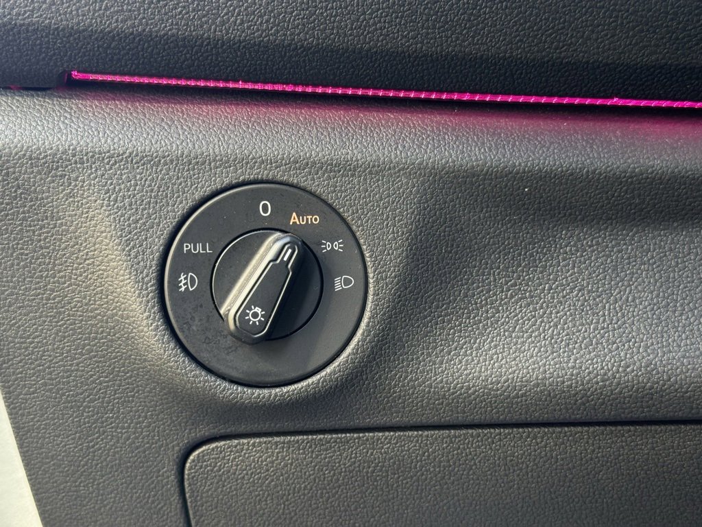 Used 2020 Volkswagen Jetta SEL Premium image 17