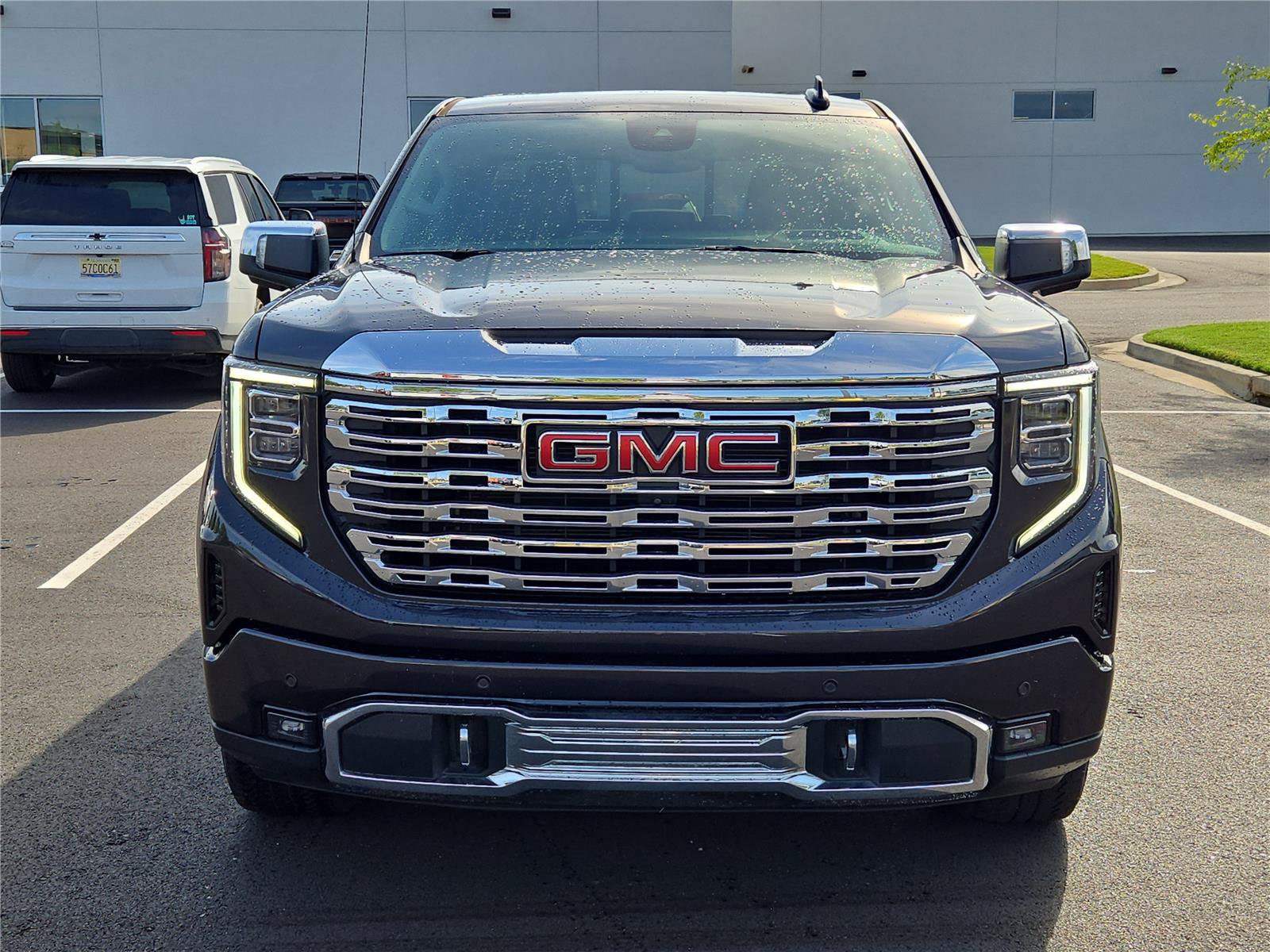 Used 2023 GMC Sierra 1500 Denali w/ Technology Package AWD/4WD image 3