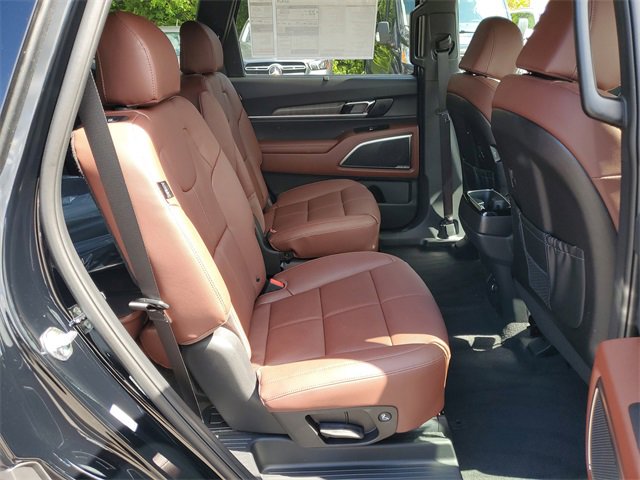 New 2025 Kia Telluride SX w/ SX Captain's Chair Package image 16