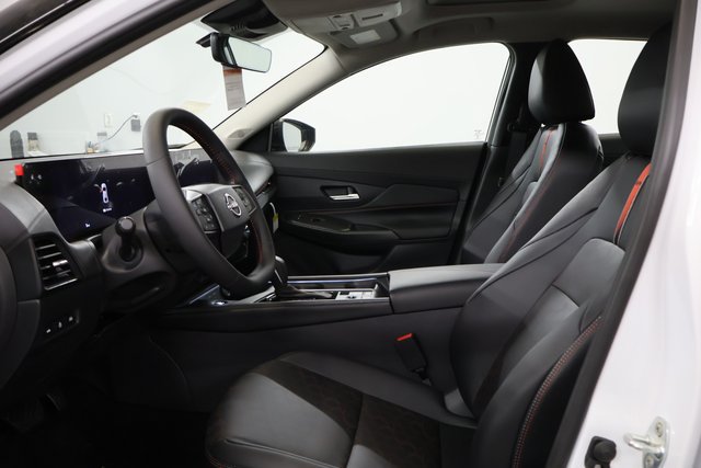 New 2026 Nissan Sentra SR w/ SR Premium Package FWD image 11