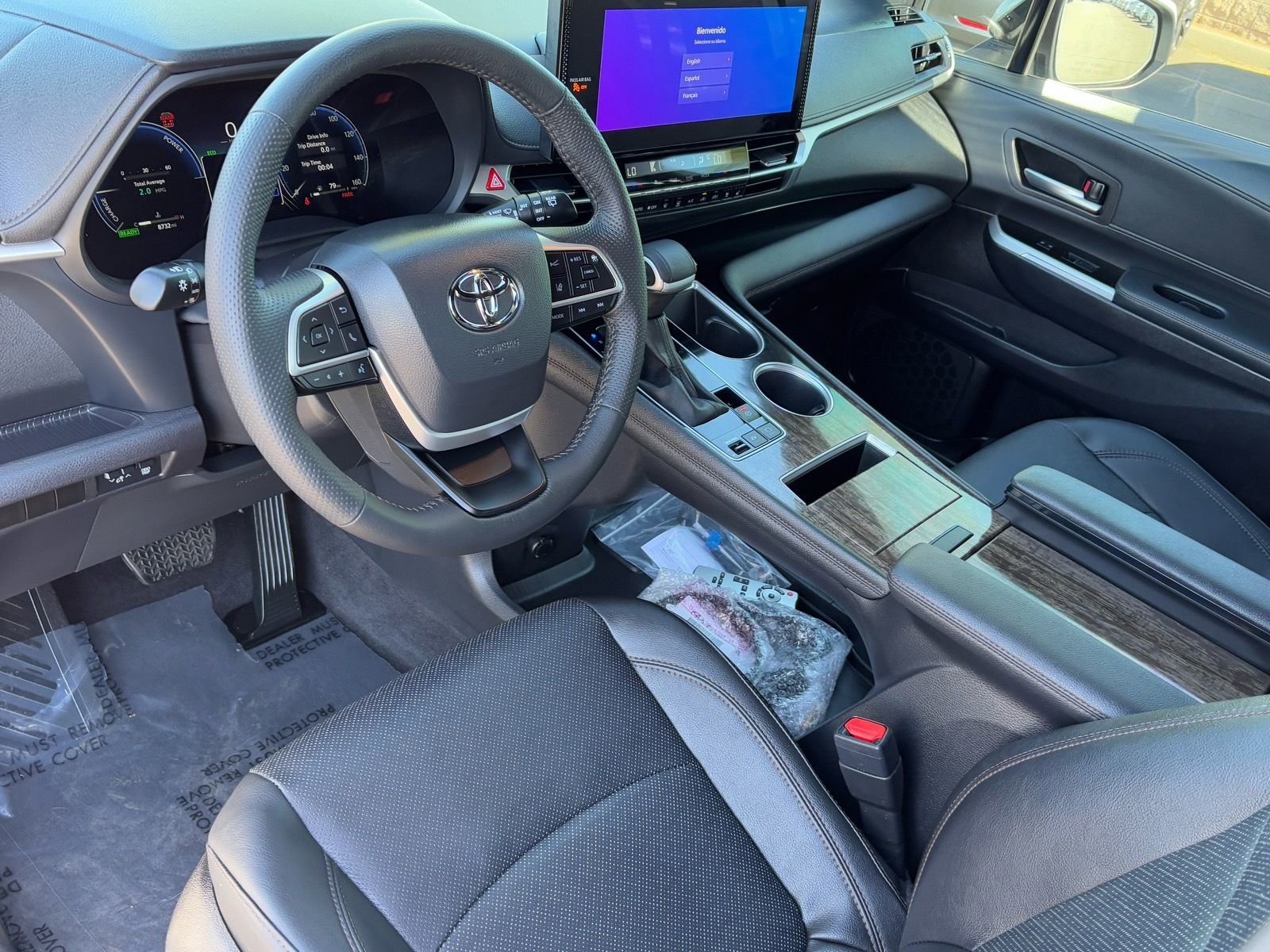 Used 2025 Toyota Sienna Limited image 18