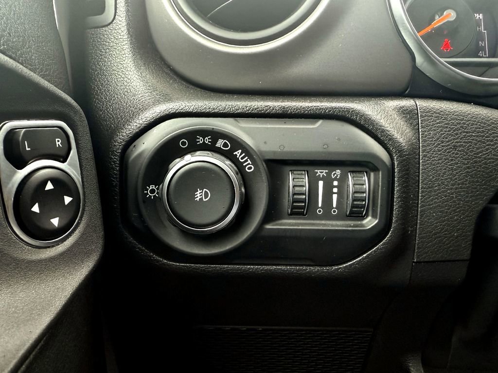 Used 2022 Jeep Wrangler Unlimited Sport image 14