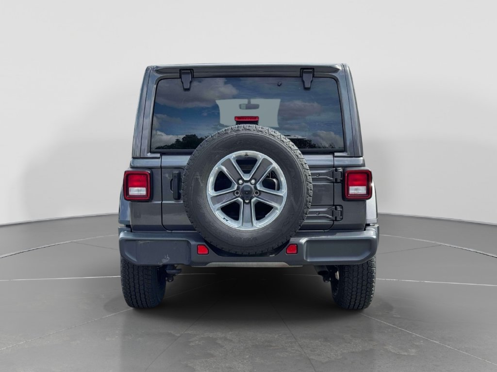 Used 2022 Jeep Wrangler Unlimited Sahara w/ Cold Weather Group AWD/4WD image 6