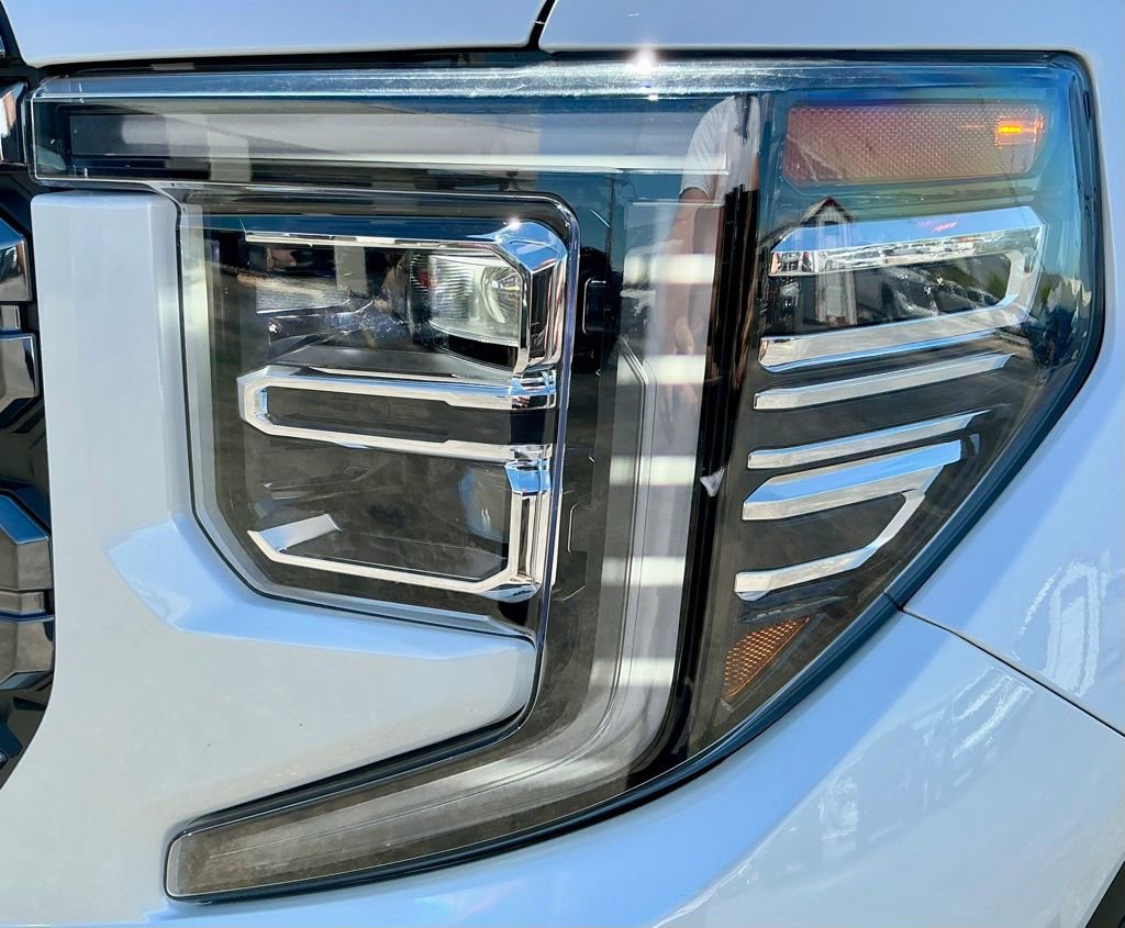 Used 2023 GMC Sierra 1500 Denali Ultimate AWD/4WD image 10