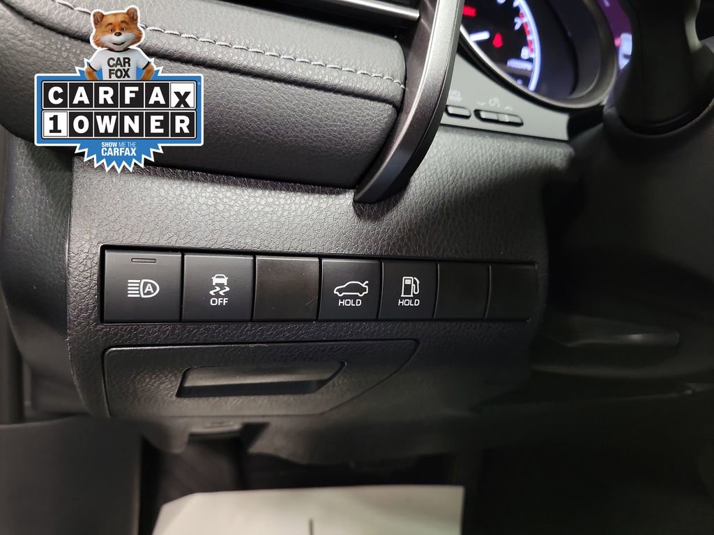 Used 2022 Toyota Camry SE image 21