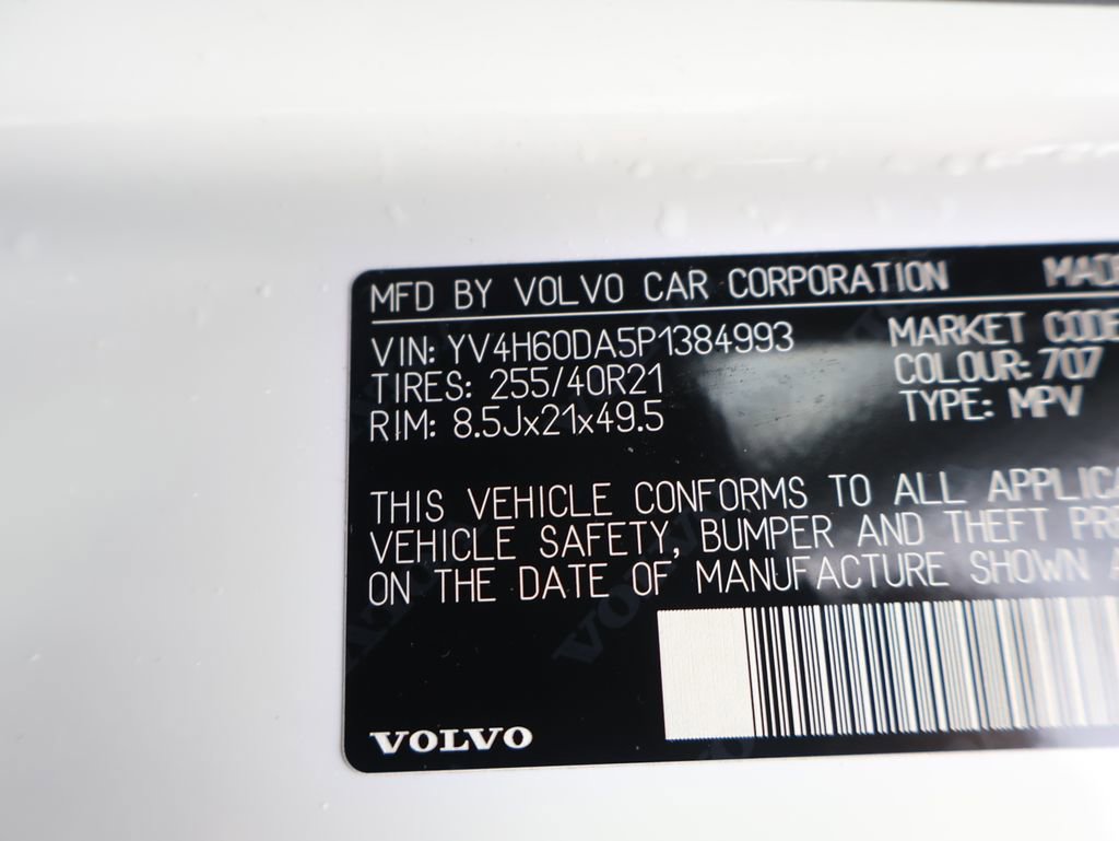 Used 2023 Volvo XC60 T8 Ultimate w/ Climate Package image 21