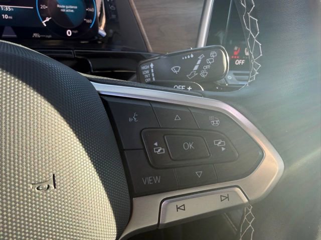 Used 2024 Volkswagen Atlas SE image 16