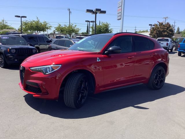 Used 2022 Alfa Romeo Stelvio Quadrifoglio w/ Active Assist Plus Package AWD/4WD image 5