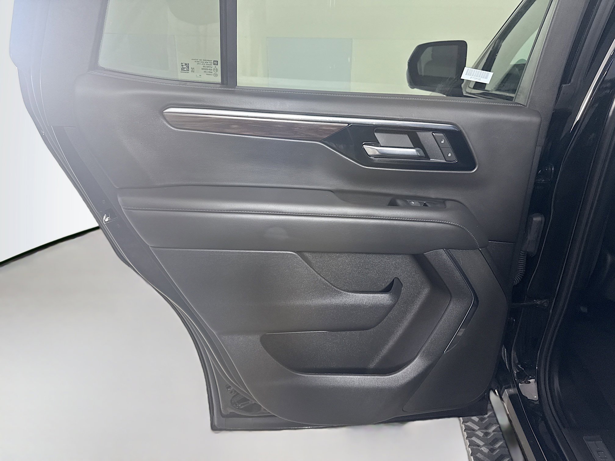 Used 2025 Chevrolet Tahoe Z71 AWD/4WD image 26