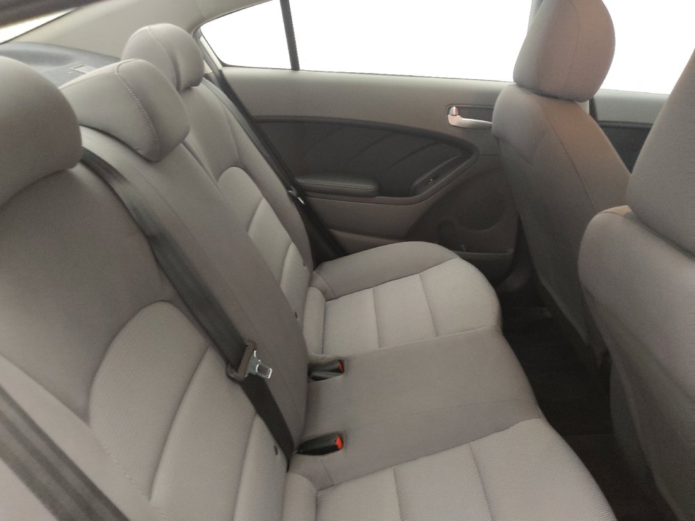 Used 2017 Kia Forte LX image 19