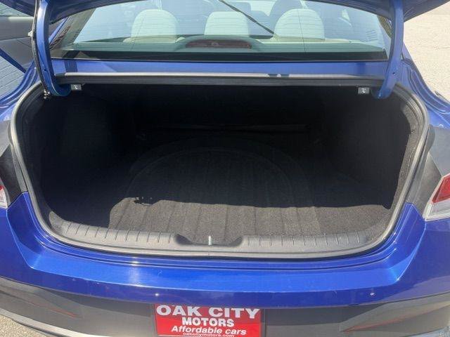 Used 2024 Hyundai Elantra SEL FWD image 12