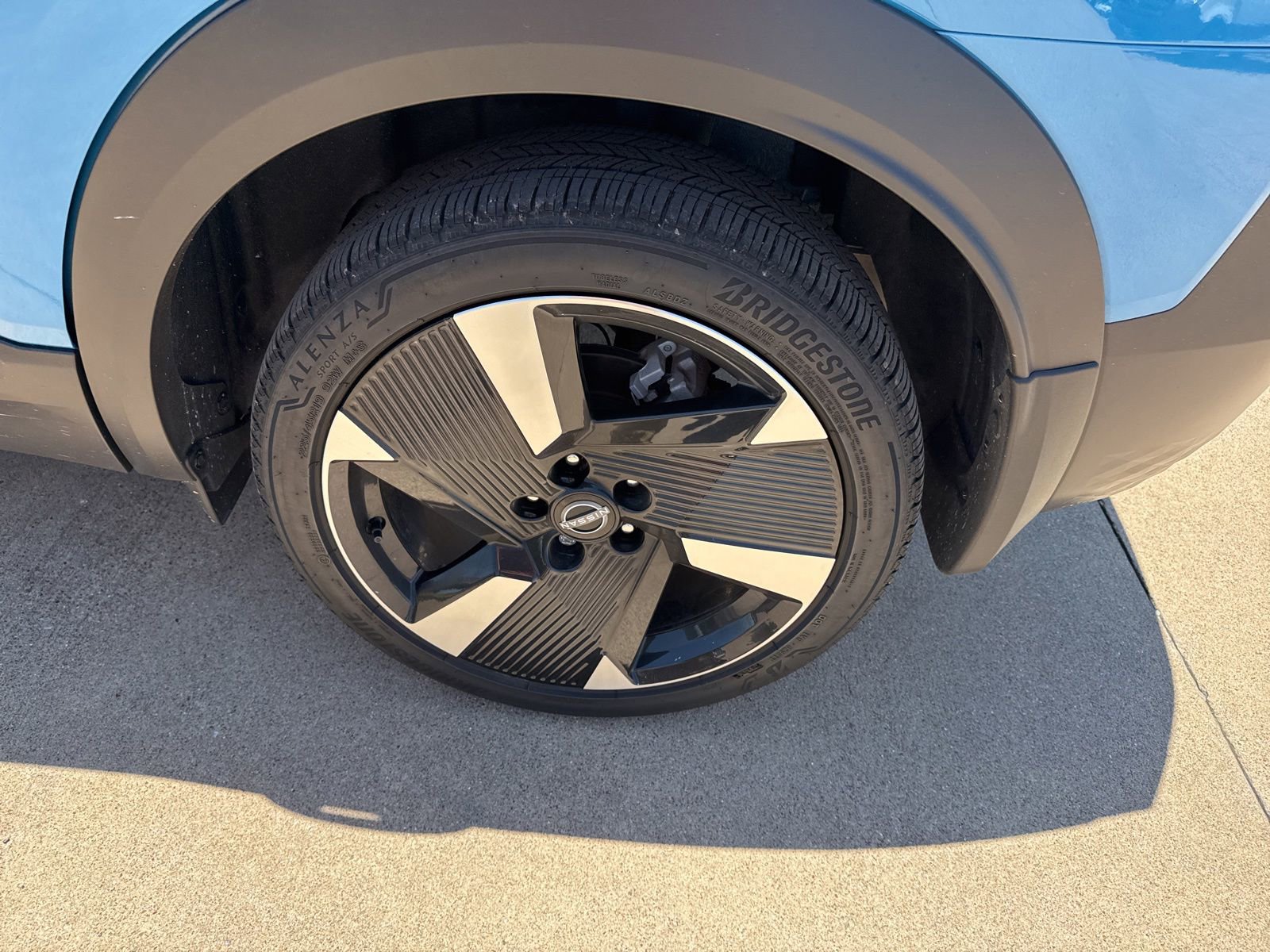 Used 2025 Nissan Kicks SR w/ SR Premium Package FWD image 10