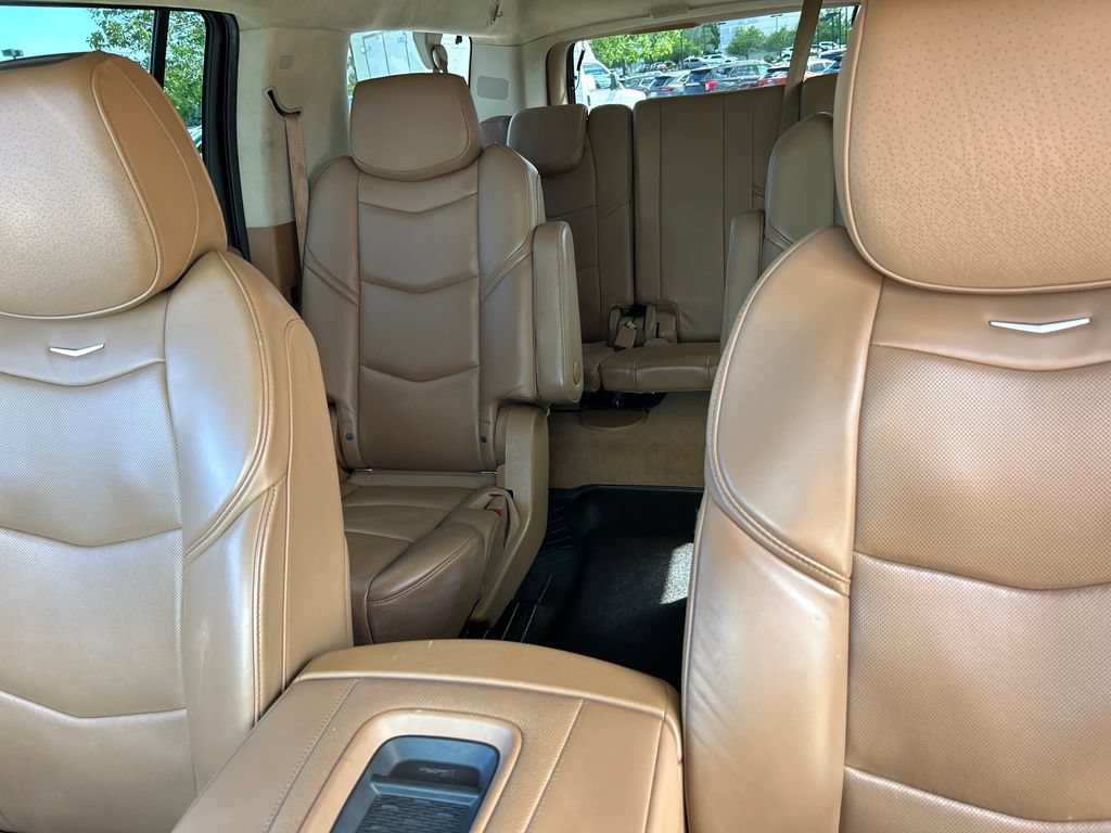 Used 2016 Cadillac Escalade ESV Platinum AWD/4WD image 6