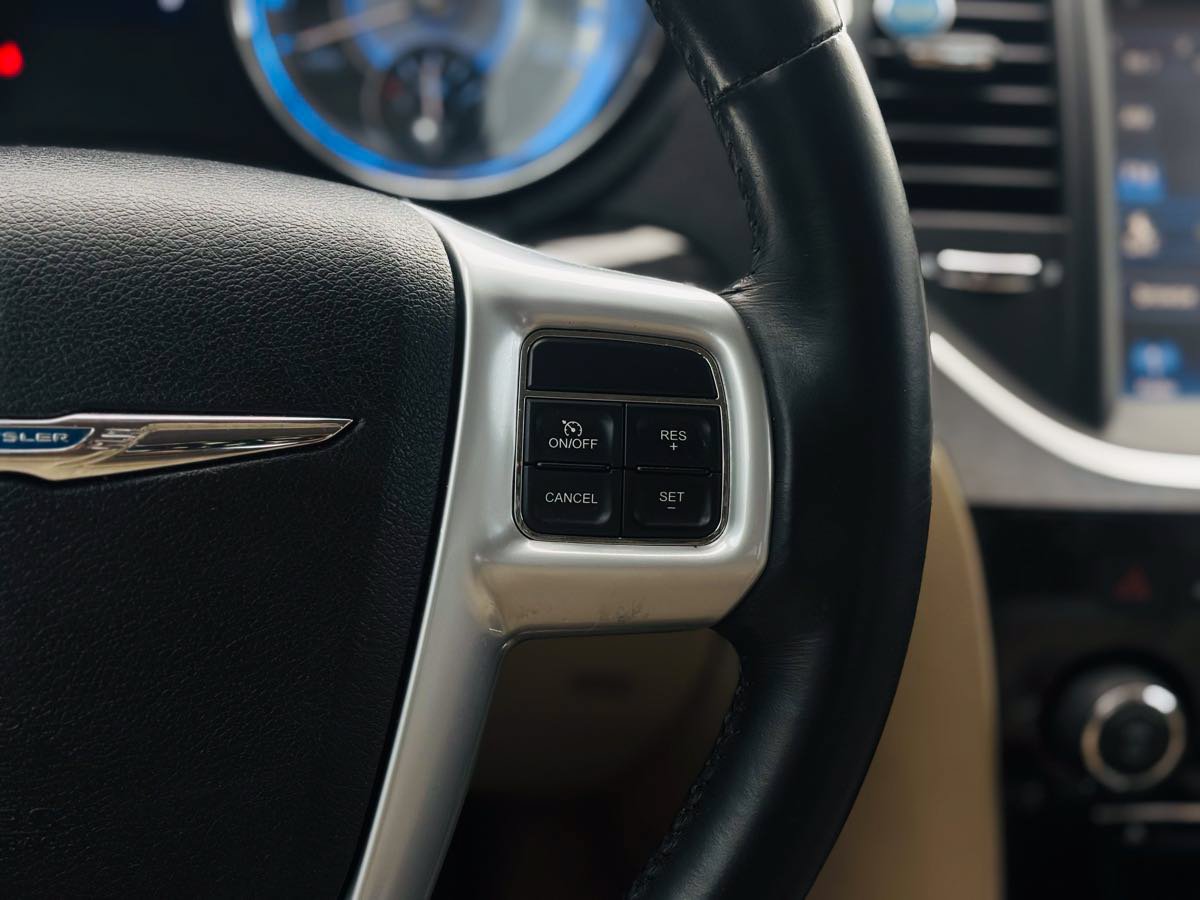 Used 2014 Chrysler 300 AWD image 50