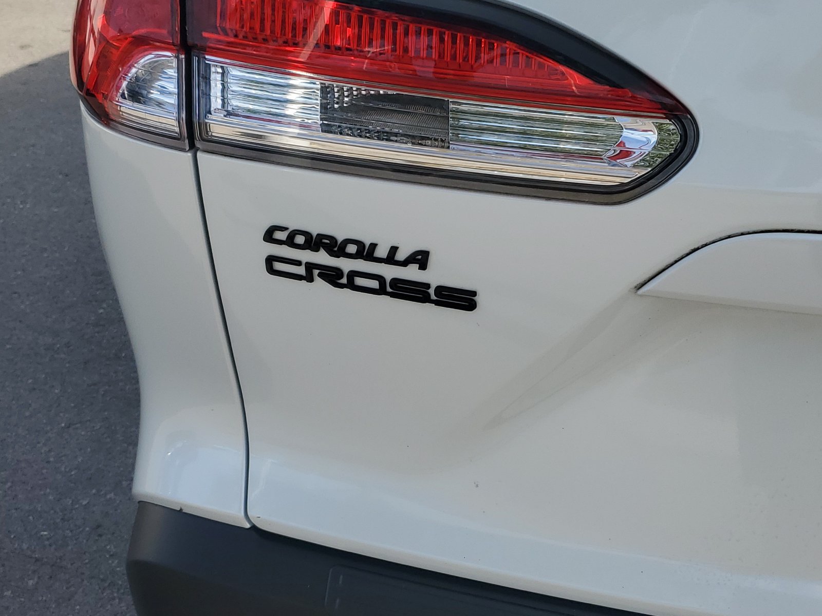 Certified 2024 Toyota Corolla Cross LE w/ Moonroof Package FWD image 7