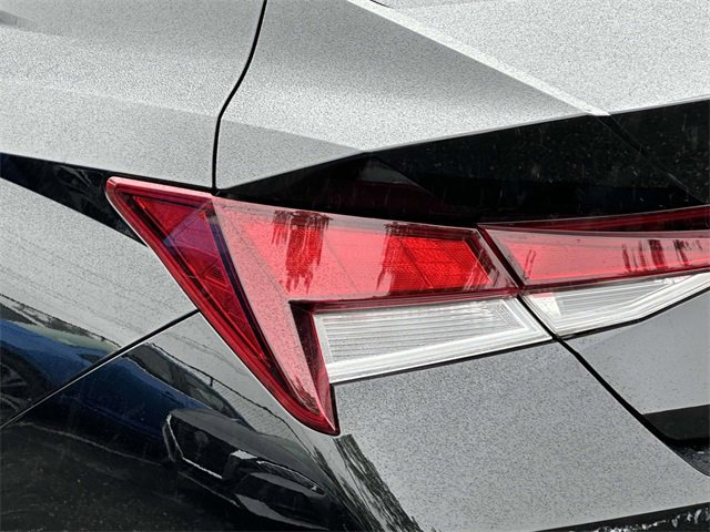 Used 2021 Hyundai Elantra SEL w/ Convenience Package image 9