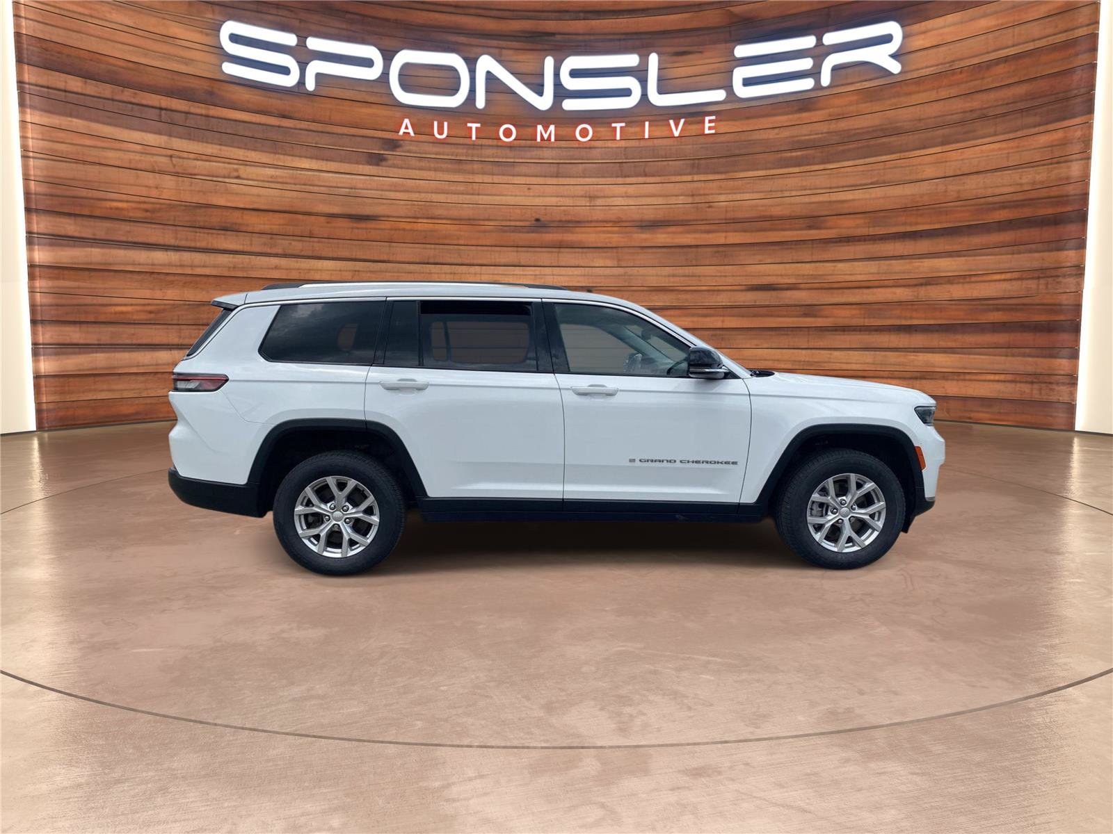 Used 2023 Jeep Grand Cherokee L Limited AWD/4WD image 8