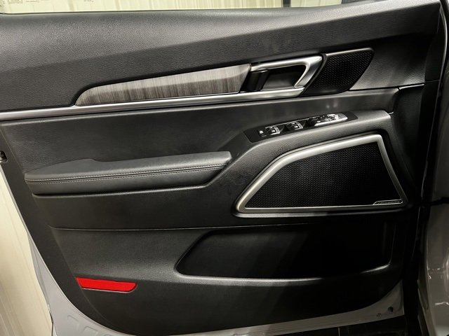 Used 2023 Kia Telluride EX X-Line image 12
