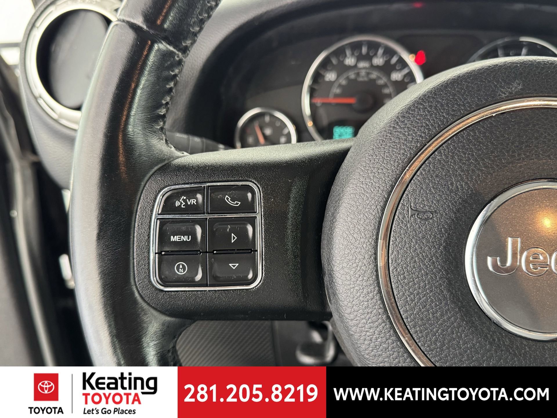 Used 2018 Jeep Wrangler Unlimited Sahara w/ Connectivity Group AWD/4WD image 26
