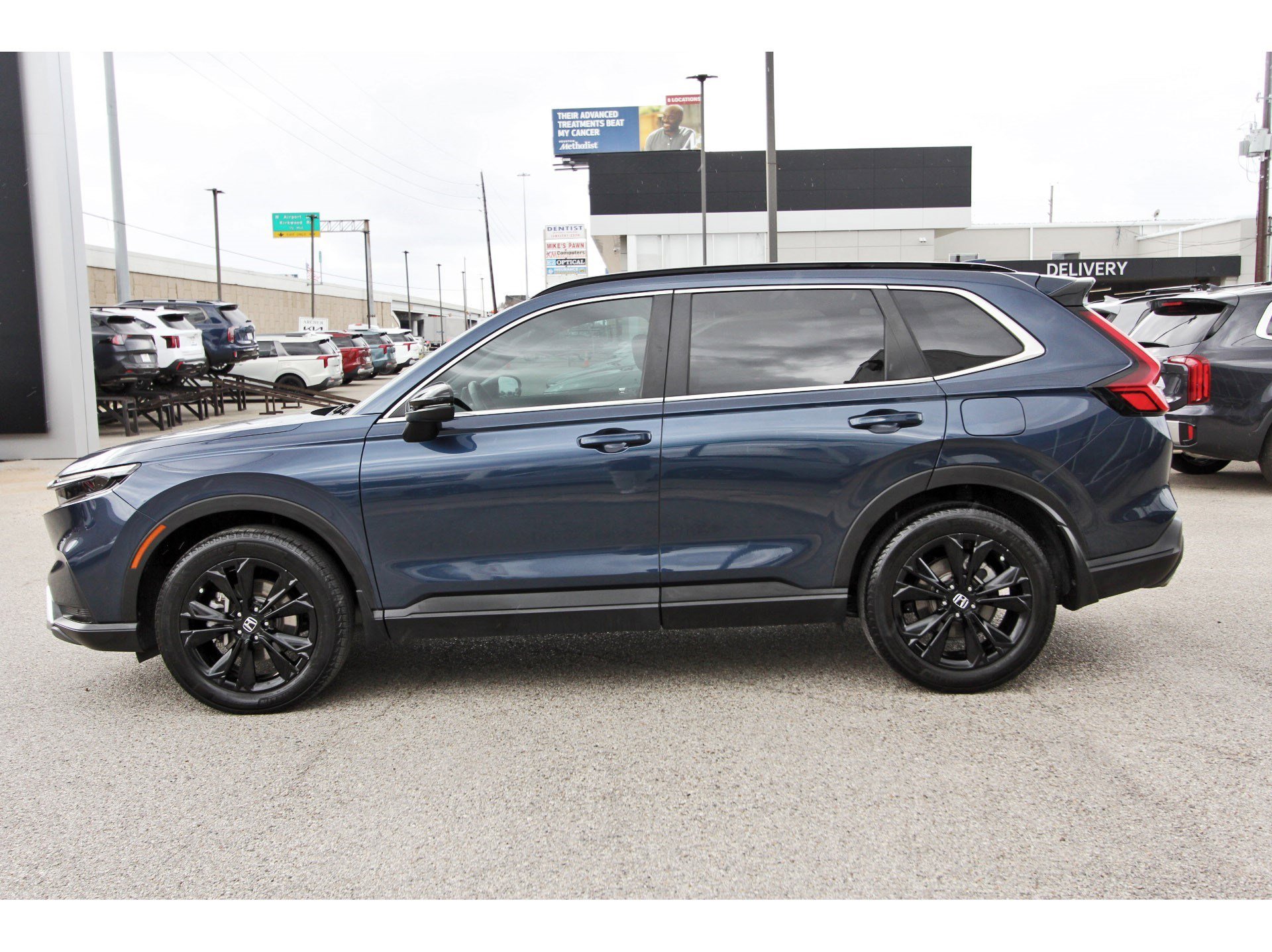 Used 2024 Honda CR-V Sport Touring image 4