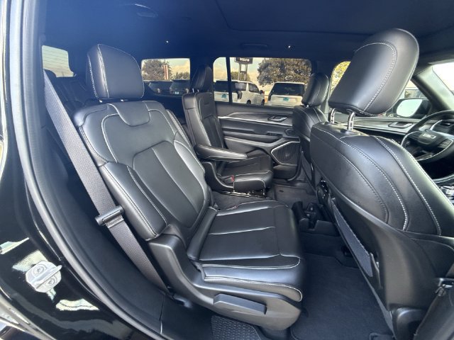 Used 2026 Jeep Grand Cherokee L Limited w/ Limited Altitude Package RWD image 28