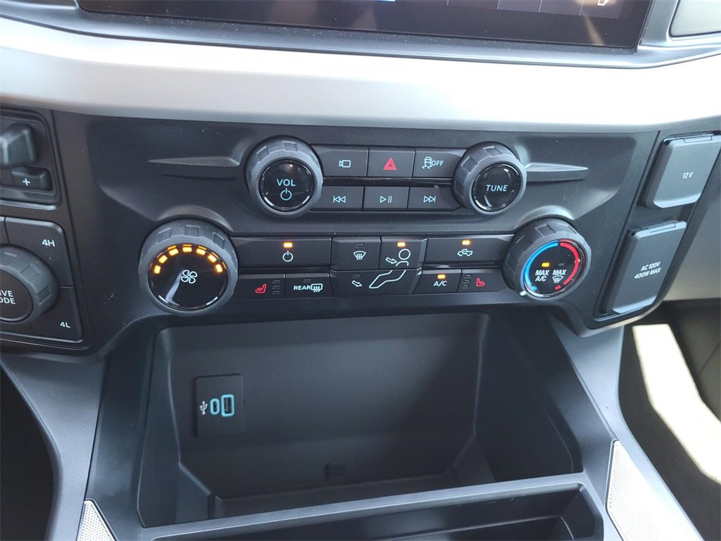 New 2025 Ford F250 XLT w/ Black Appearance Package image 17
