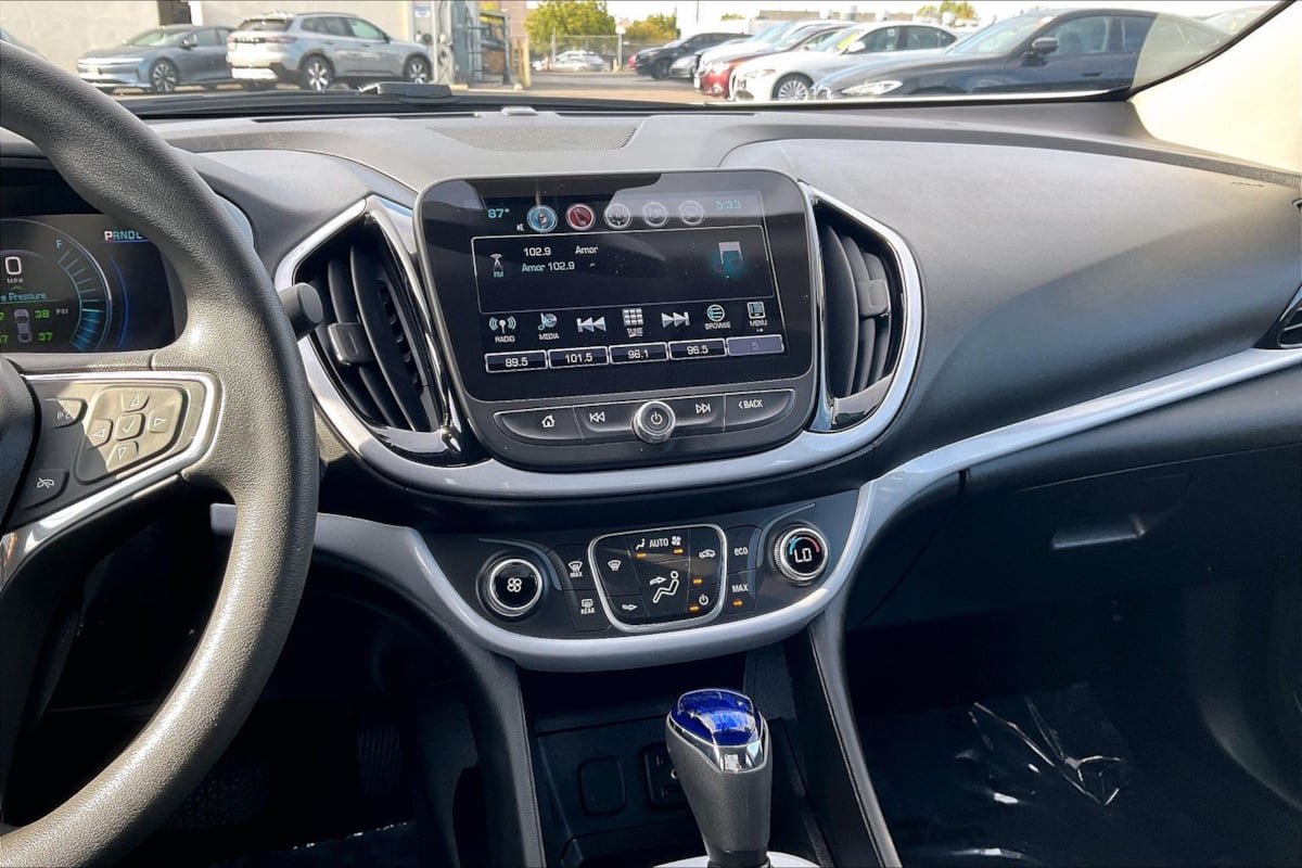 Used 2018 Chevrolet Volt LT FWD image 6