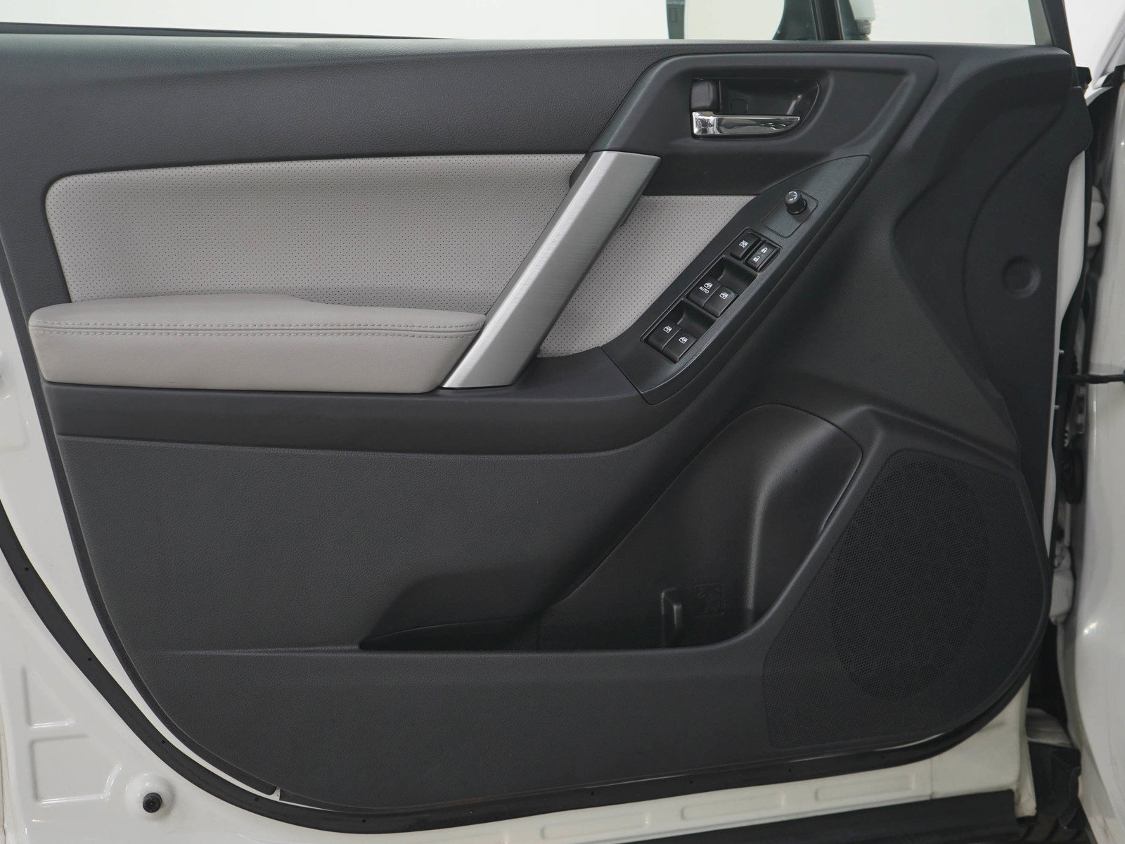 Used 2015 Subaru Forester 2.5i Limited w/ Popular Package #2 image 20