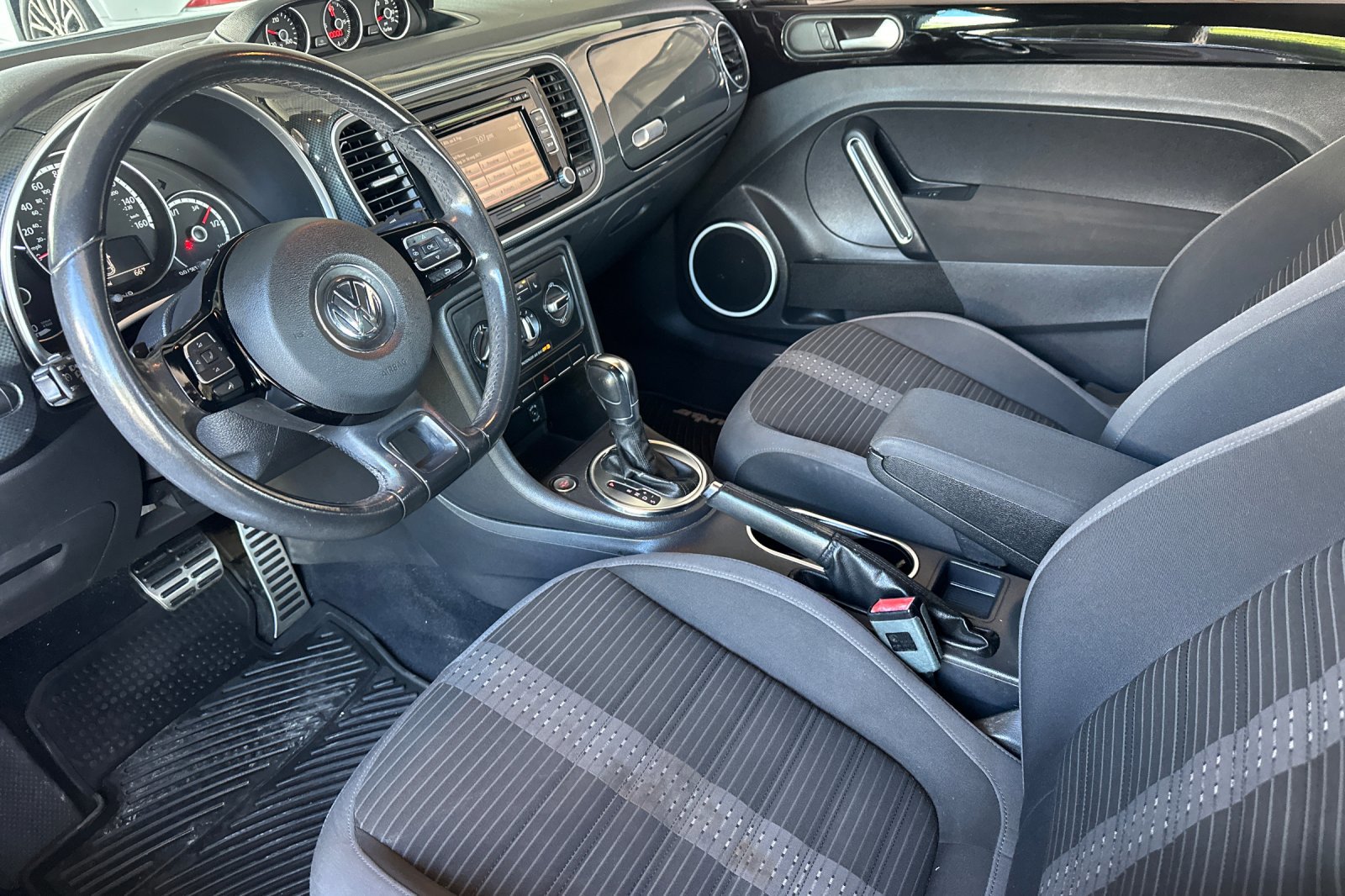 Used 2013 Volkswagen Beetle Turbo image 10