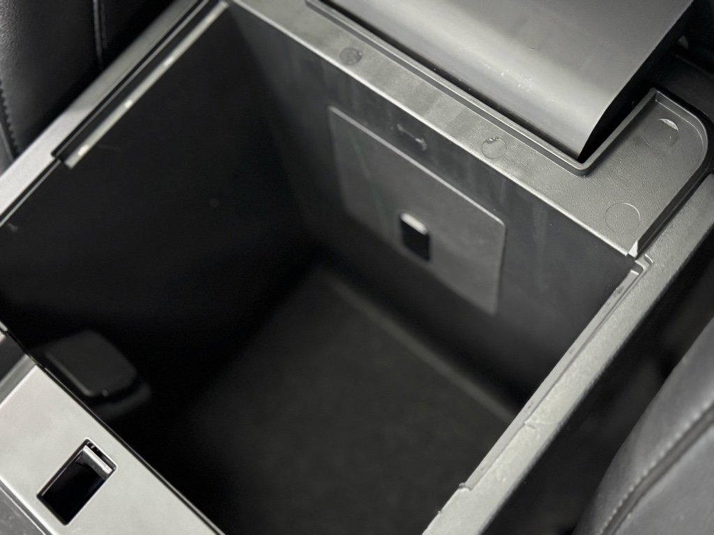 Used 2021 Ford Explorer XLT w/ Equipment Group 202A image 29