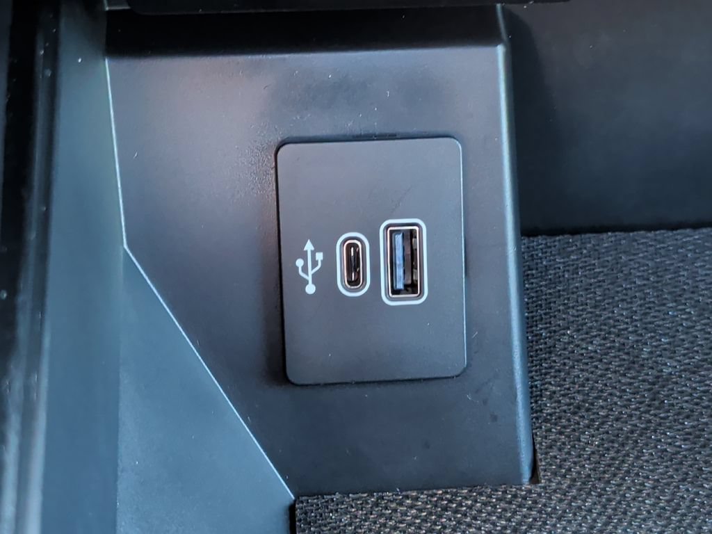 Used 2025 Ford F150 Lariat AWD/4WD image 28
