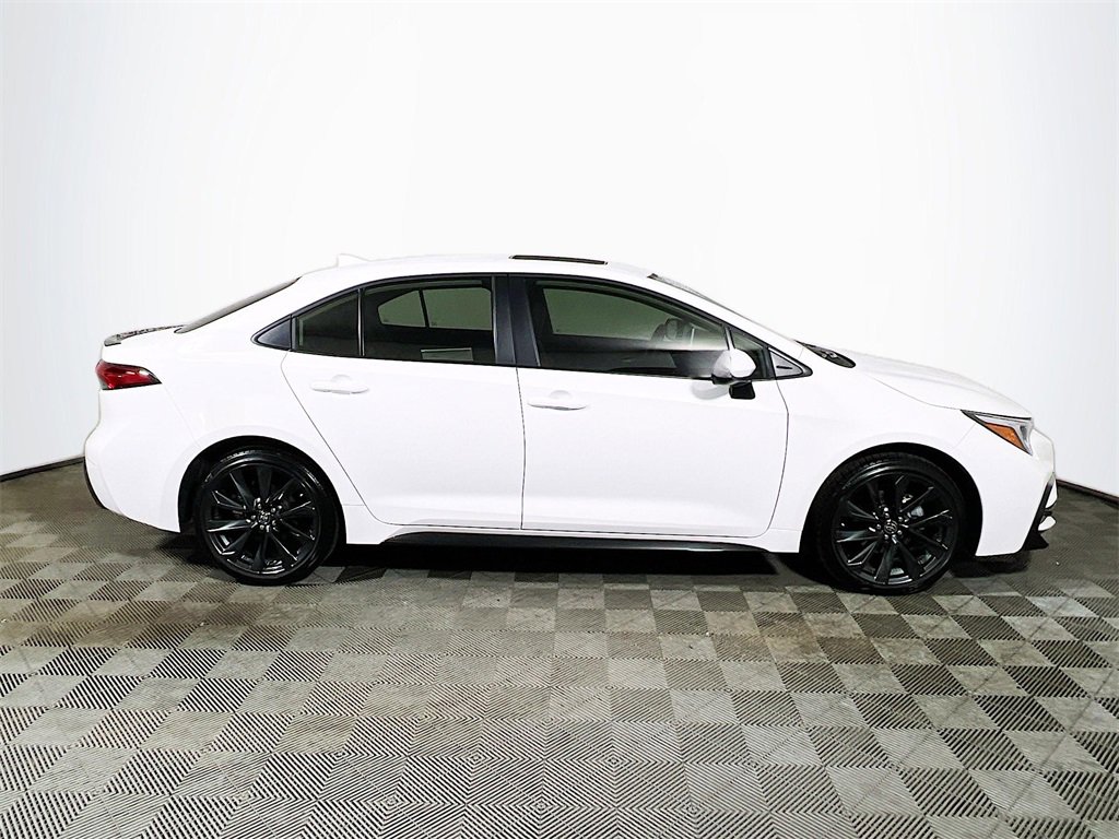 Certified 2025 Toyota Corolla XSE image 9