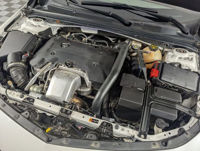 Used 2018 Chevrolet Malibu Premier w/ Premier Sun and Wheel Package FWD image 35